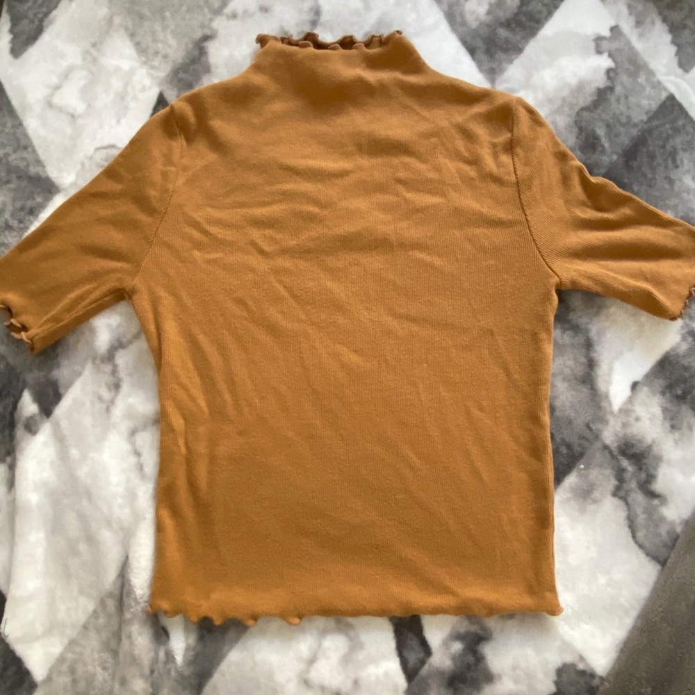Ribbed mock neck top